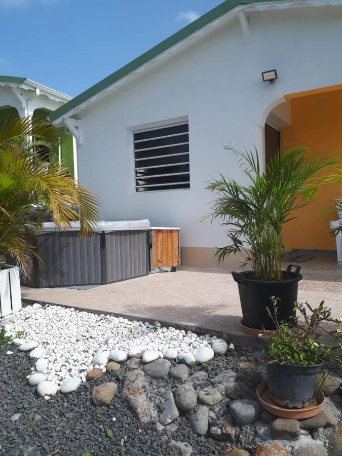 Bikamado Aparthotel Deshaies Buitenkant foto